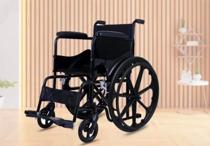 Foldable wheelchair with hand brakes on rent and sale in Delhi